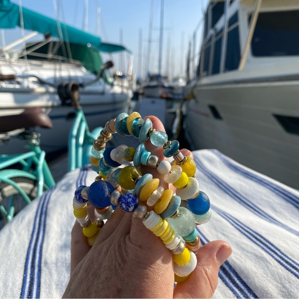 2 piece Handmade bracelet set stack,African glass beads Blue, turquoise,… - Picture 5 of 16